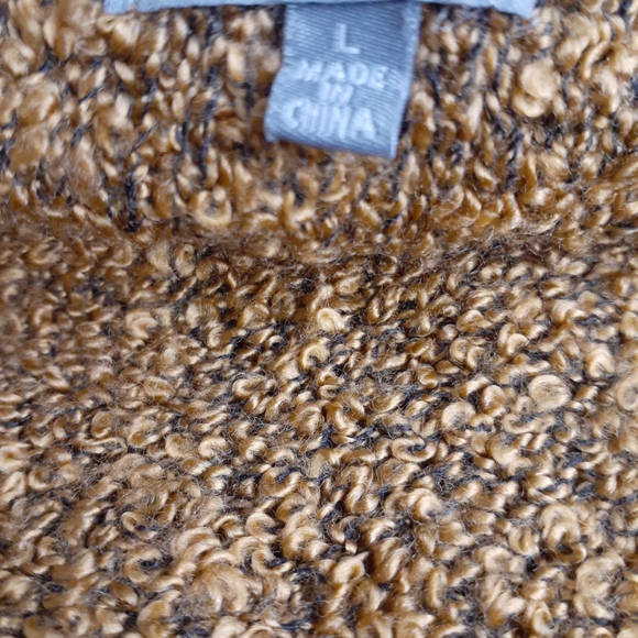 Womens sz Lg Gold popcorn super soft Charlotte Russe sweater - Picture 4 of 8